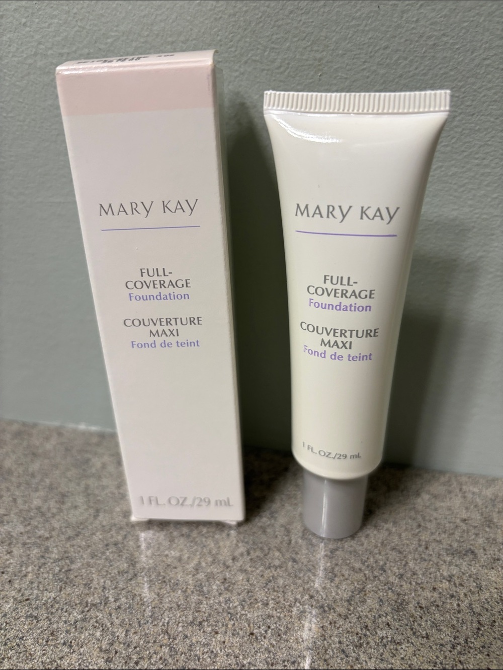 NWT Mary Kay Full-Coverage Foundation -Beige 302